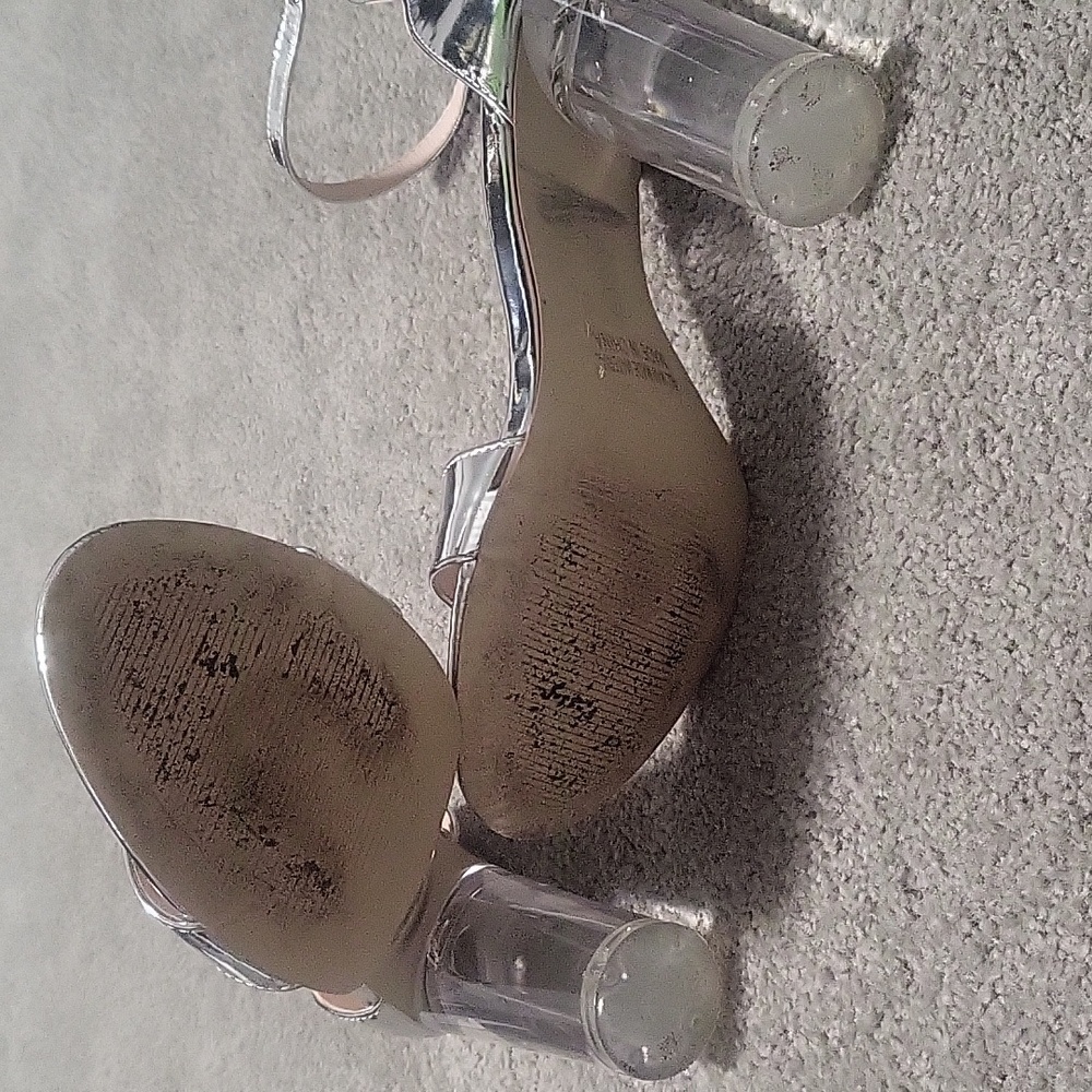 Silver heels - Picture 5 of 5